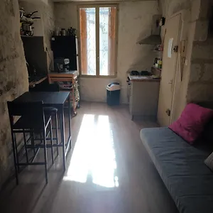 https://cosy-studio-avignon.fr-provencehotel.com